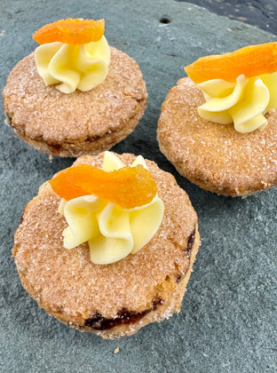 Mini mince pies, brandy buttercream and apricot.