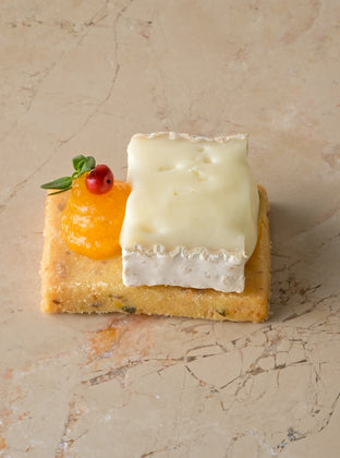 Wigmore, fresh lemon thyme shortbread, apricot marmalade, pink peppercorn (GF)